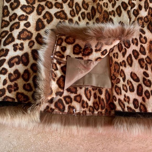 ETCETERA Leopard print skirt, brown rabbit fur trim @ hem, back slit. 10 EUC - Picture 4 of 14